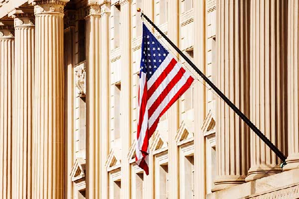 泰国诗丽吉王太后去世：系普密蓬之妻，出身贵族外交官家庭