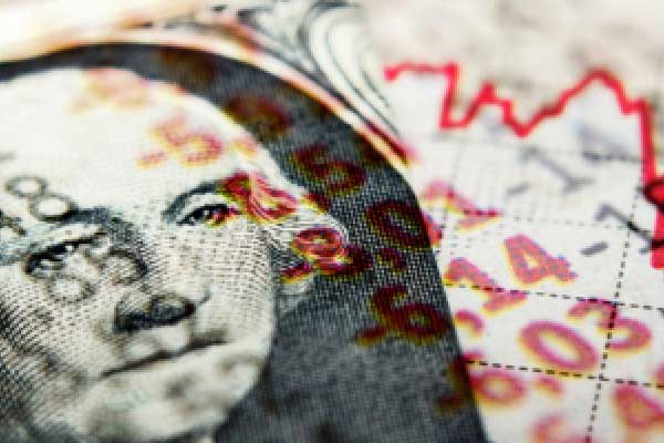 泰国诗丽吉王太后去世：系普密蓬之妻，出身贵族外交官家庭